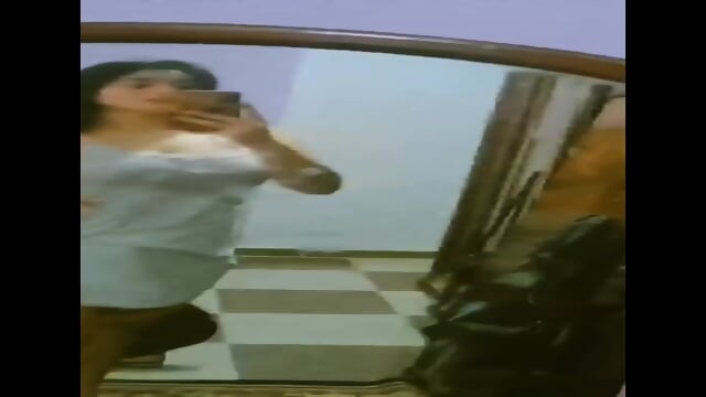 An Iraqi woman shows her big breasts on cam