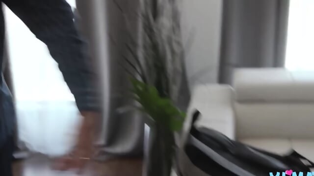 Teen Prefers Older Step Daddy Big Cock (Ellie Eilish)