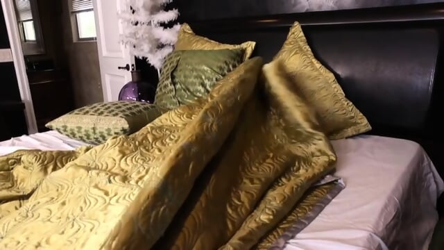 Leilani Leeane Fucking In The Bedroom With Her Natural Tits