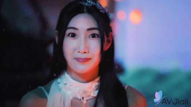 Li Er Is The Sleeping Beauty Who Needs Some Cock