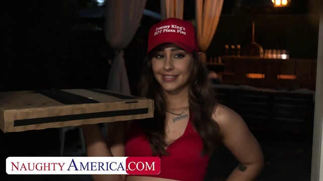Big Booty Delivery Girl Tommy King Takes Bbc Instead Of Cash For Pizza