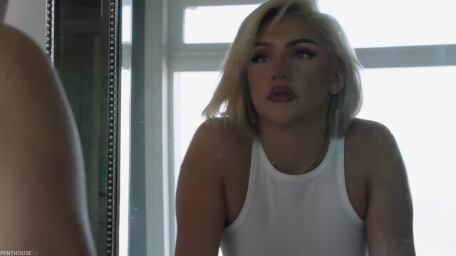 Beauty Girl Bambi Barton