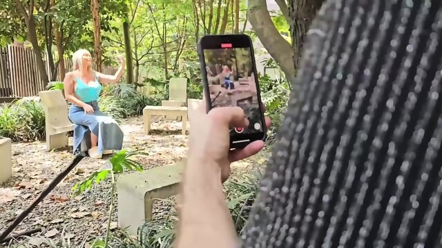 Famous Colombian Actress is Recognized by an American and Ends up Fucking Her