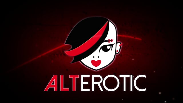 Ashenn Fire, Luna Luxxx, Robin Coffins, Titi Ramone Try Out Toys From Velvet Alley