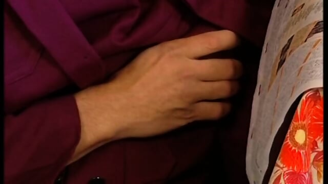 Gina Blonde jovem loira linda , dando para o tio na cozinha , colocou o pau no cu e colocou pra mamar leite