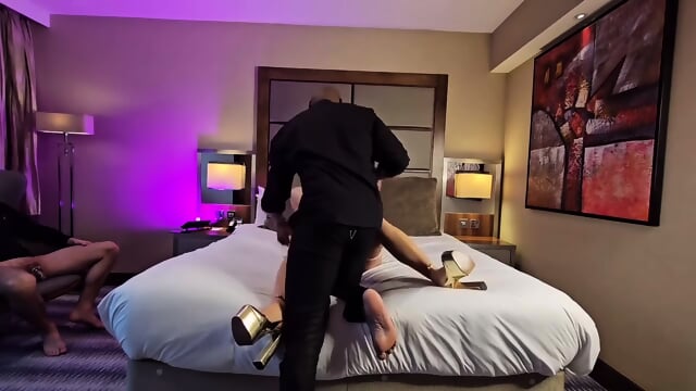 Gorgeous Amateur Wife Humiliates Chaste Cuckold With Black Bull Creampie