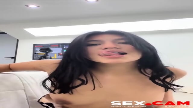 Sexy Latina Fingering Her Sweet Pussy