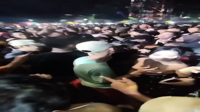 Nonton Konser Telanjang