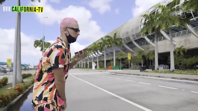 Lucky Married Taxi Driver! Influencer Famous For Her Adult Content Strips Naked In Her Taxi. If You Were The Taxi Driver, What Would You Do?