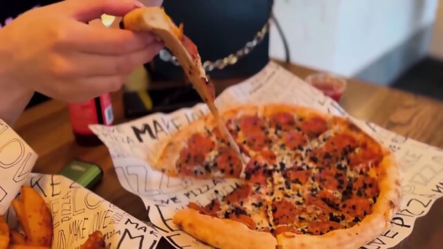 Sex with your girlfriend at home after visiting a cafe. (Russian video)