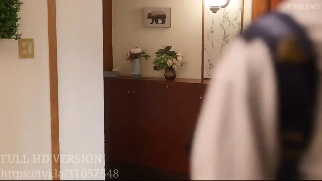 The summer when my older childhood friend 3T05Z548