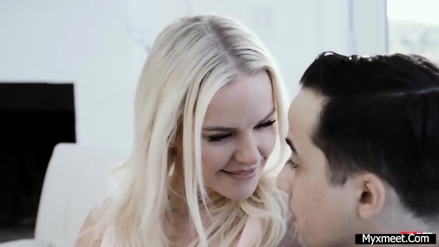 Slimthick Vic - Blonde Bombshell Is Craving Young Cock