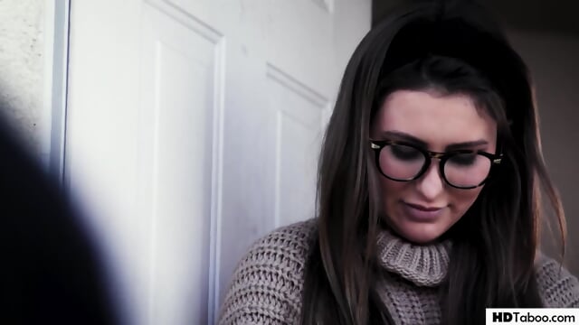 PURE TABOO Food Delivery Girl's Reunion With Rich Schoolmate - Paige Owens, Mia Moore