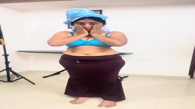 sharmy tamil insta influencer seducing