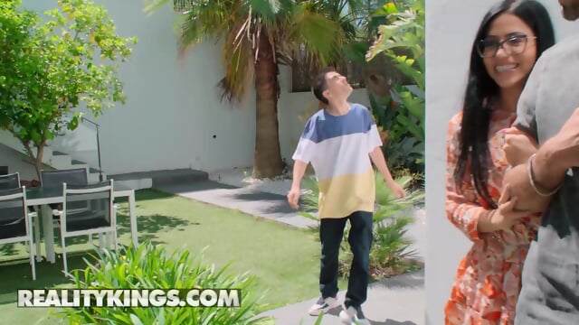 REALITY KINGS - Jenna Swhite Lets Jordi Have Anything He Wants After He Offers A Good Amount Of Cash