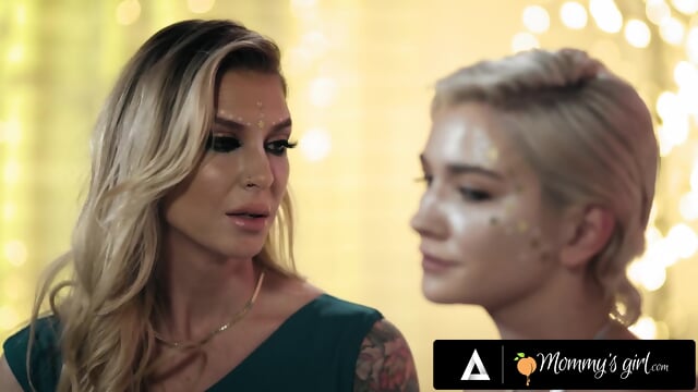 MOMMY'S GIRL - Busty Skye Blue Gets Fingered After Hard Scissoring With Big Naturals Alien Stepmommy