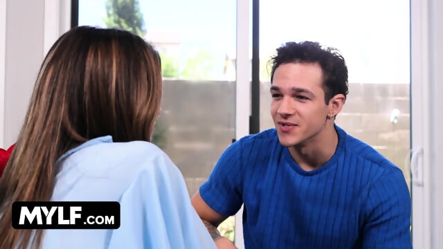 Are We Going To Get Caught?! My Horny Step Mom Loves Sucking My Big Dick When My Dad's Around