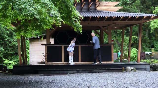 Outdoor photoshoot molester takes advantage of the weakness of a popular cosplayer and takes sexually harassing and humiliating photos