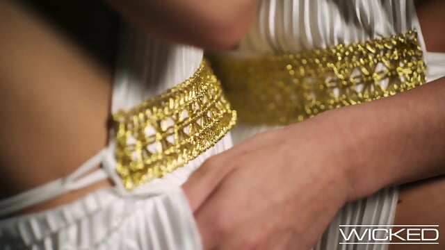 Wicked - BEAUTIFUL GODESSES KENNA JAMES & KENNA WOLFE Get In A HOT JUICY THREESOME