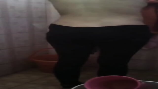 Deshi LIVEGIRLS Ngintip Mandi Bumil Yang Usia Kandungannya Sudah 9 Bulan