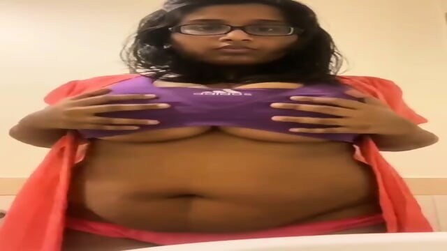 Tamil NRI showing her hugee size boobs and seducing