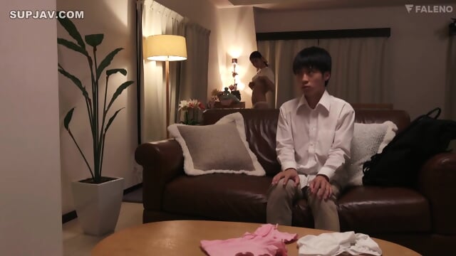 (RM) A Virgin Servant Who Missed The Last Train And Stayed At A Senior Part-time Jobâs House