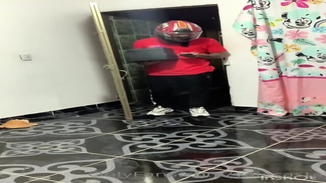 valeria cantaÃ±eda se deja cojer por el repartidor