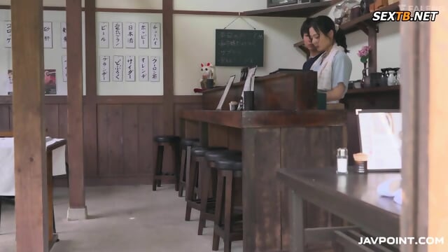 I keep being playd... A beautiful wife from a rural area trains a young man from the city near her husband and falls in love with his body. Nene Yoshitaka 910 6