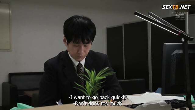 (Eng Sub) This New Employee Hates Her Middle-Aged Boss, But Now, During Their Business Trip, She Engaged In Adultery Sex With Him - Riri Nanatsumori