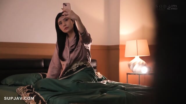 A beautiful wife who runs a vacation rental is provoked by a guest and has NTR sex. I got addicted to it and had sex for 3 nights and 4 days hiding from my husband Rei Kamiki