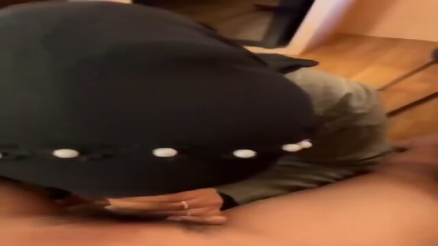 Desahan Tante hijab yona