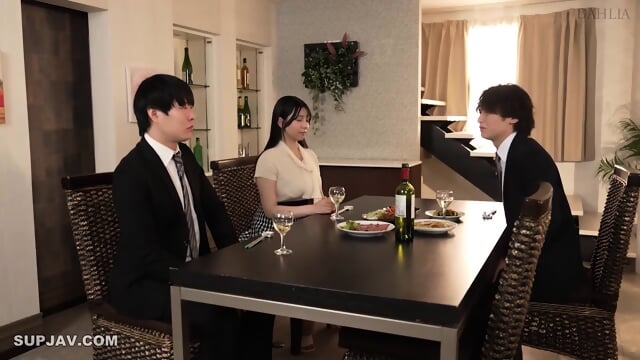 A married woman loses her reason in the passionate kiss of her husband's best friend and seeks each other in an adulterous sexual encounter. Kissing NTR Asami