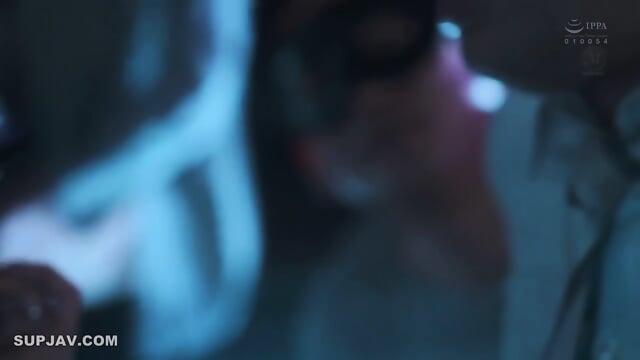 Happening Bar Married Woman NTR It's for you... My wife said, but before she knew it, she was obsessed with the men who flocked to her. Miki Mihama - Tomomi Okanishi.