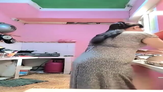 MARLBOROQUEENSEX - TANTE BERDASTER CANTIK BODDY PADAT