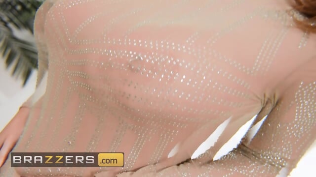 BRAZZERS - The More Oil The Better When It Comes To Fucking Smoking Hot La Sirena69's Juicy Pussy