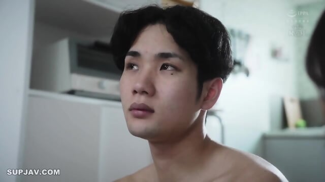 When you wake up in the morning, there's a futon soaking wet with tide and a big-breasted classmate! Even though she's always cheeky and always curses at me, I've become spoiled... Rimu Yumino.