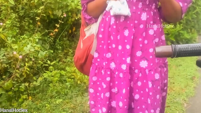 Sri Lankan Hot Outdoor Friend Sister Sex - 18 Girl Second Time