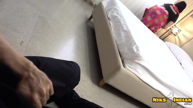 Kylie le da ese hermoso culo al arabe