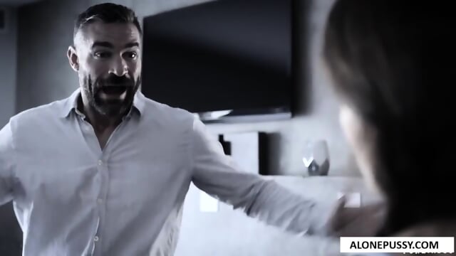 valentina nappi the owner of the house fucked a hot housemaid_