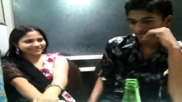 best kissing time of Delhi escorts girl.(www.1dayout.com)