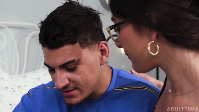 Mommys Boy - Katrina   PORNER mp4