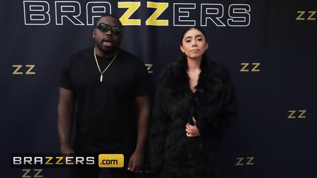 BRAZZERS - Violet Myers Shows Off Her  Paparazi