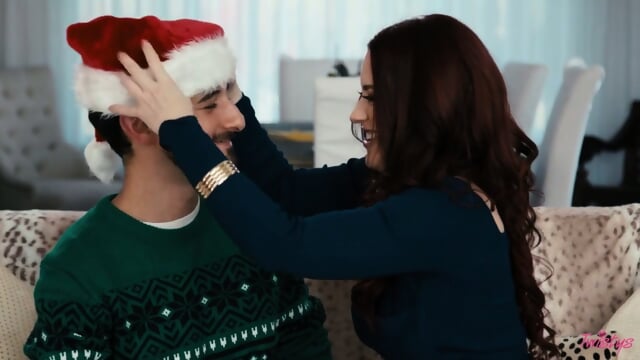 Naughty Sister in laws Having Forbidden Affair   Jessica Ryan, Slimthick Vic And Gianna Dior