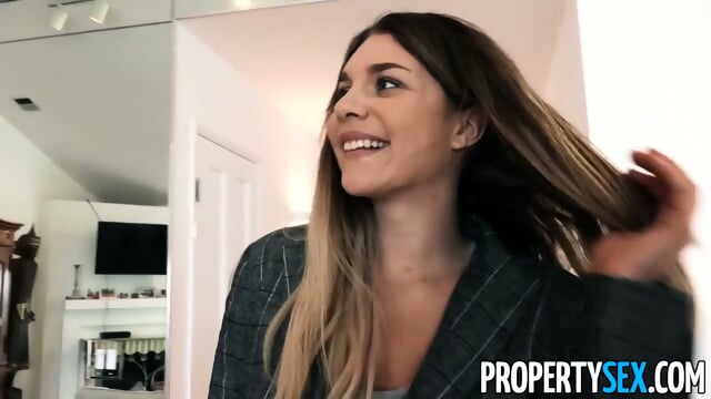 Highly Recommended Real Estate Agent Tours House