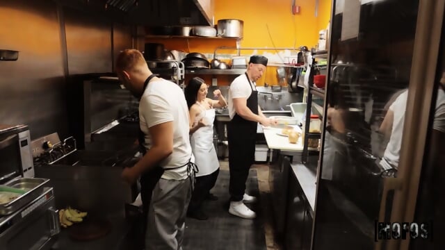 Fuck The Michelin Star... There Is A Gangbang In The Kitchen! - Violet Gems