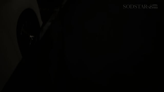 On Friday night, I met up with some local friends who I know better than my male friends. We had a blast like students and were exhausted. We went to a love hotel on a whim and saw her for the first time a "lustful woman's face," and we couldn't stop ours