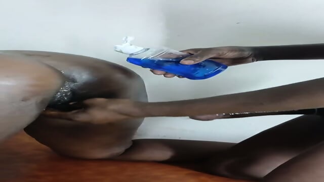 Kenyan Married Lady Fucked On Table For Money