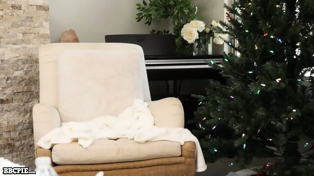 Octavia Red - Help BBC To Warm Up