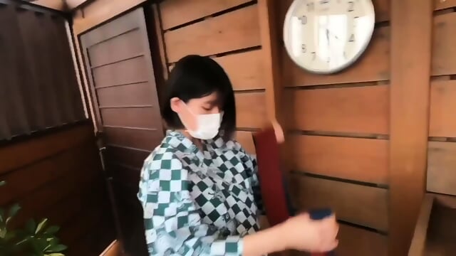 FC2-PPV-3157918 - Last time with the legendary 18-year-old pregnant idol Karen, who is past her due date, on a one-night, two-day, hot-spring inn, lovemaking and Nakadashi date.