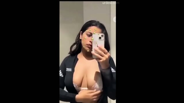 Beautiful South Bombay Saggy Titts Girl Full Nude Fingering Pink Pussy Pressing her Boobs Many Videoâs
